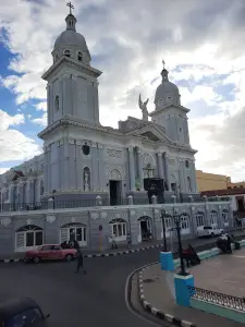 Jacquelien 02 - Iglesia in Santiago de Cuba